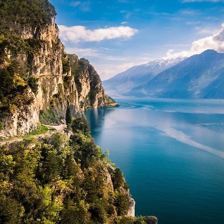 Lakegarden Apartment Riva del Garda Dış mekan fotoğraf