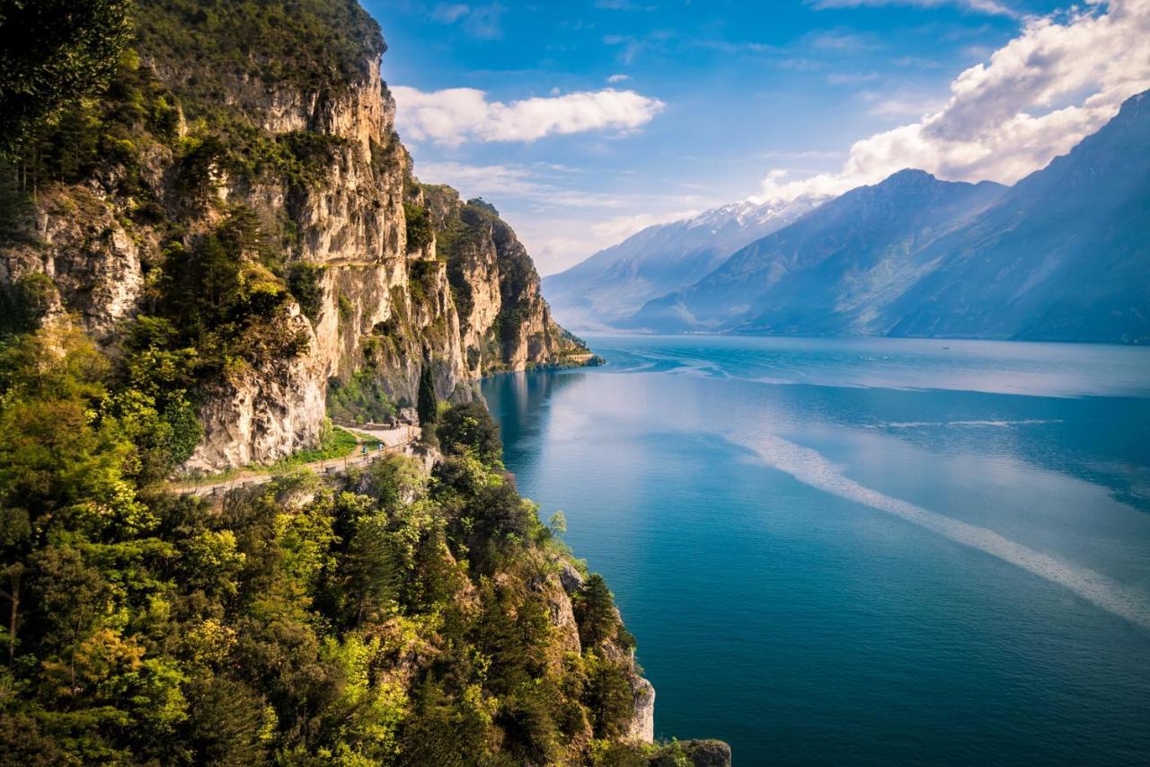 Lakegarden Apartment Riva del Garda Dış mekan fotoğraf