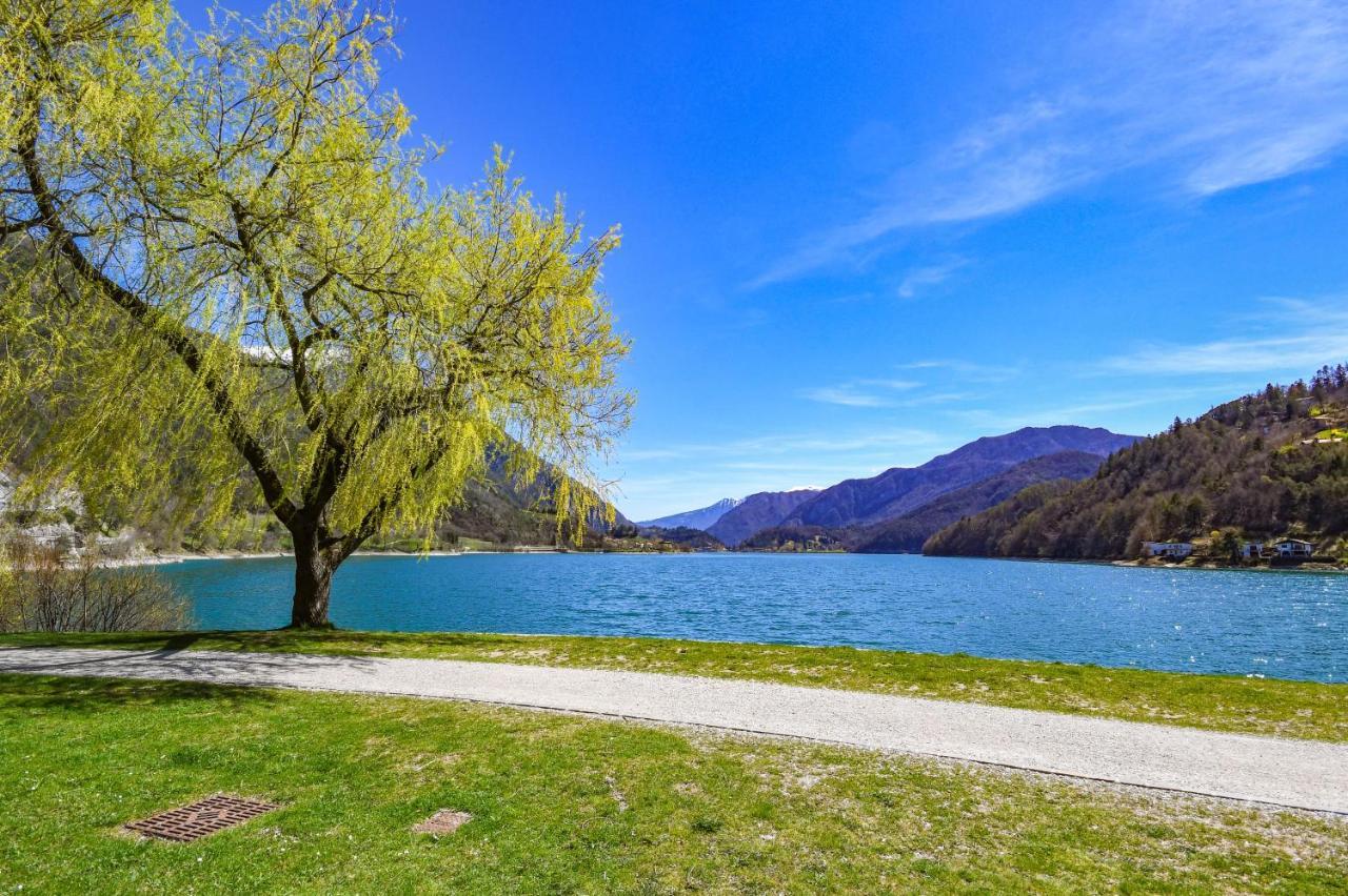 Lakegarden Apartment Riva del Garda Dış mekan fotoğraf